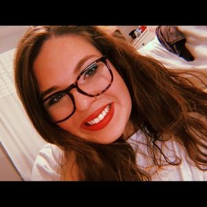 Meet your Posher, Dana